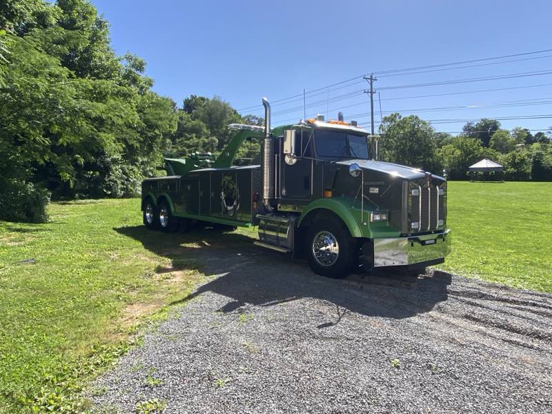 AUTO RESCUE TOWING heavy wrecker